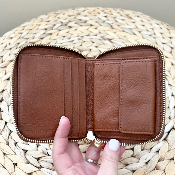 Michael Kors canvas monogram with genuine leather trim zip-around card wallet - Picture 6 of 9